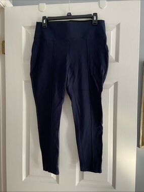 Sonoma Petite large navy leggings with seam down the front